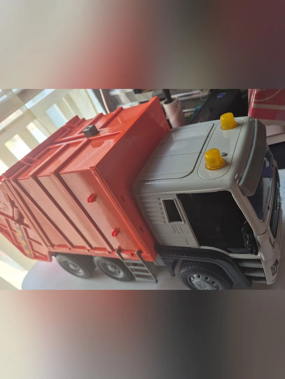 DRIVEN by Battat Big Orange Recycling Garbage Truck 21